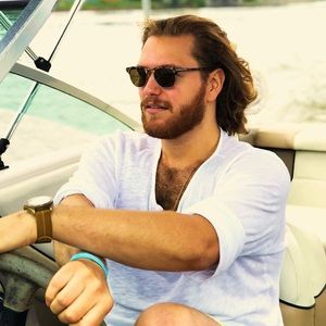 Meet your Posher, Todd